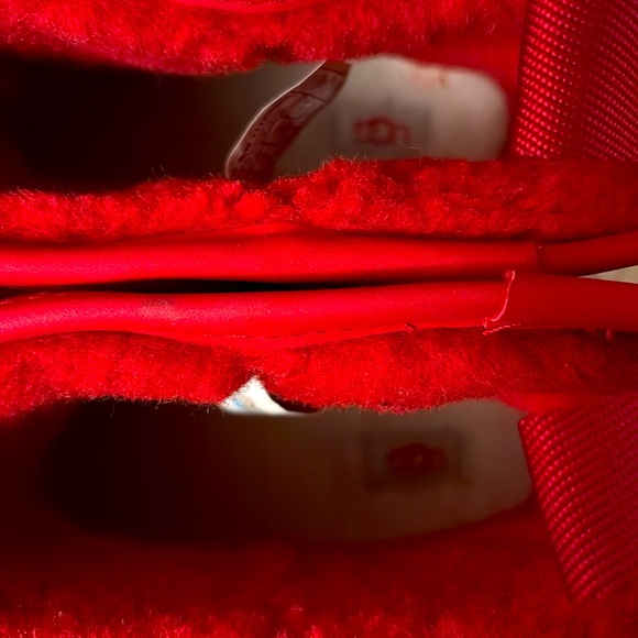 NEW red Ugg boot - Picture 5 of 5